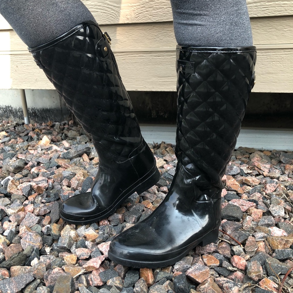 Quilted black tall hunter rainboots, women’s 7